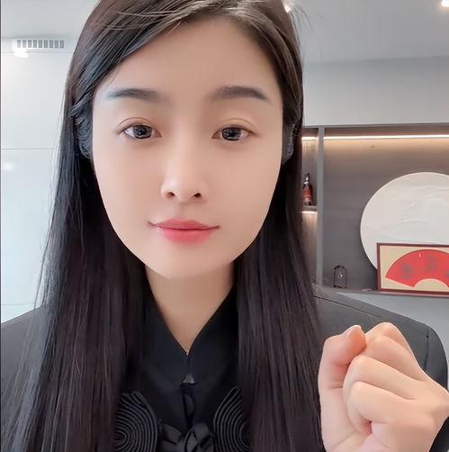 明星网红菲菲,网红明星的璀璨人生