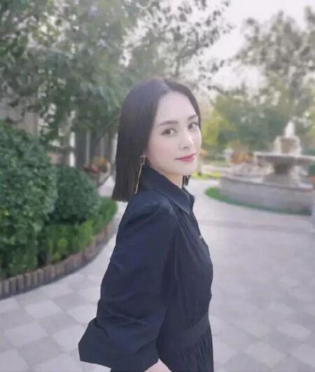 某女星吃瓜爆料微博,娱乐圈背后的惊人真相