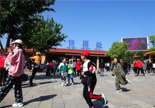 五一吃瓜热门事件,盘点年度热门事件大揭秘