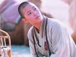 明星网红剃光头,明星网红剃发潮背后的时尚启示