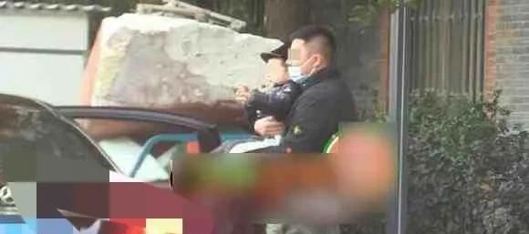 最新吃瓜爆料打架事件新闻,明星罕见街头冲突，现场画面曝光引热议