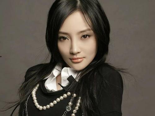 明星网红破坏民俗,网红明星破坏民俗现象引发社会关注与反思