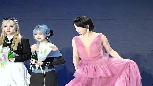 明星网红同台拍照,网红明星同框瞬间