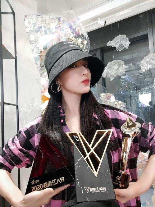 初恋舞明星网红,揭秘网红舞明星的甜蜜初恋故事